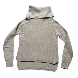 Club Monaco Women’s Beige Wool Angora Cashmere Turtleneck Sweater Size Small